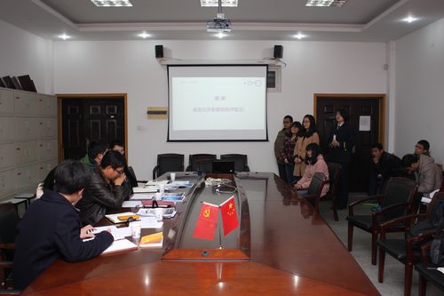 成人漫画
开展“创青春”大学生创业大赛院内模拟答辩1.jpg