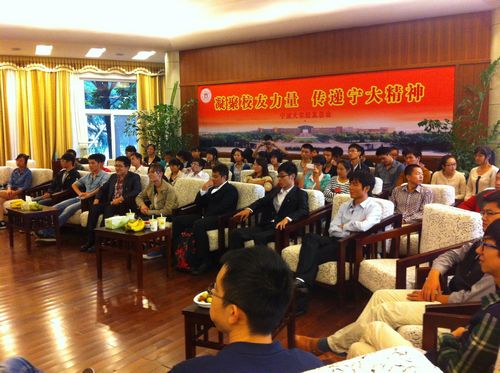 凝聚校友力量，传递成人漫画
精神.jpg